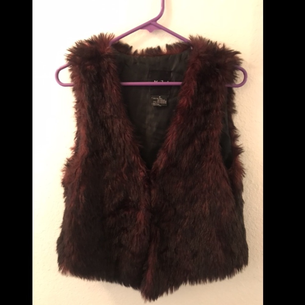 Comfy and cute Furry Vest - Picture 1 of 5